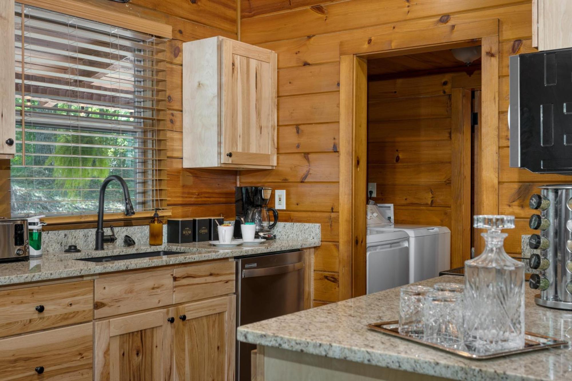 Dudley IV By Avantstay Cosy Cabin W Hot Tub Sweeping Views Пиджен Фордж Екстериор снимка