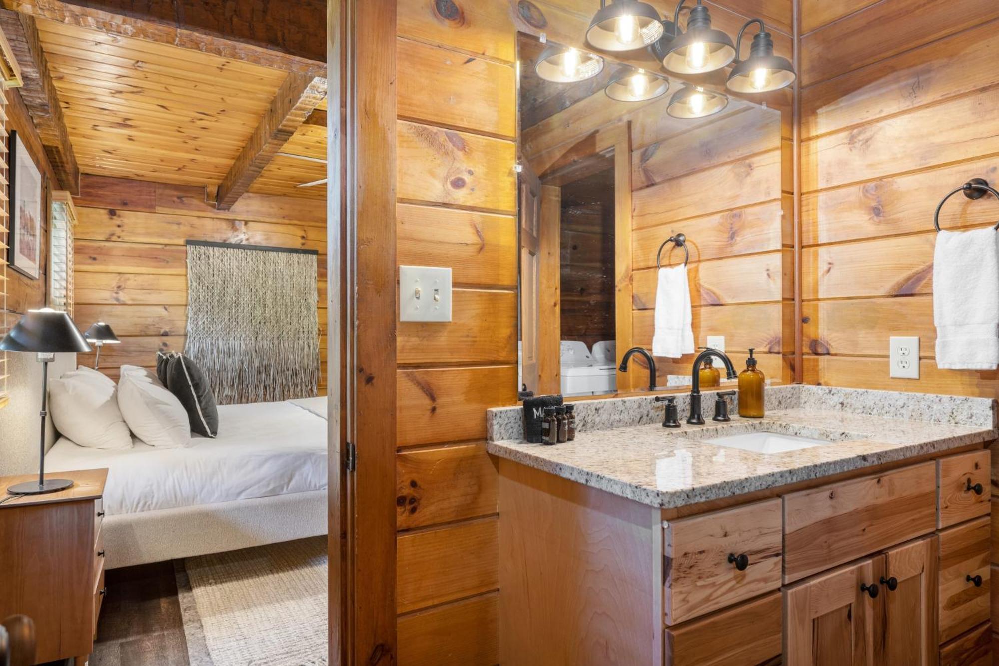 Dudley IV By Avantstay Cosy Cabin W Hot Tub Sweeping Views Пиджен Фордж Екстериор снимка